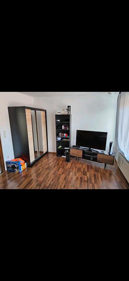 Thumbnail-Helle 1,5 Zimmer Wohnung in Höchberg - Möbelübernahme