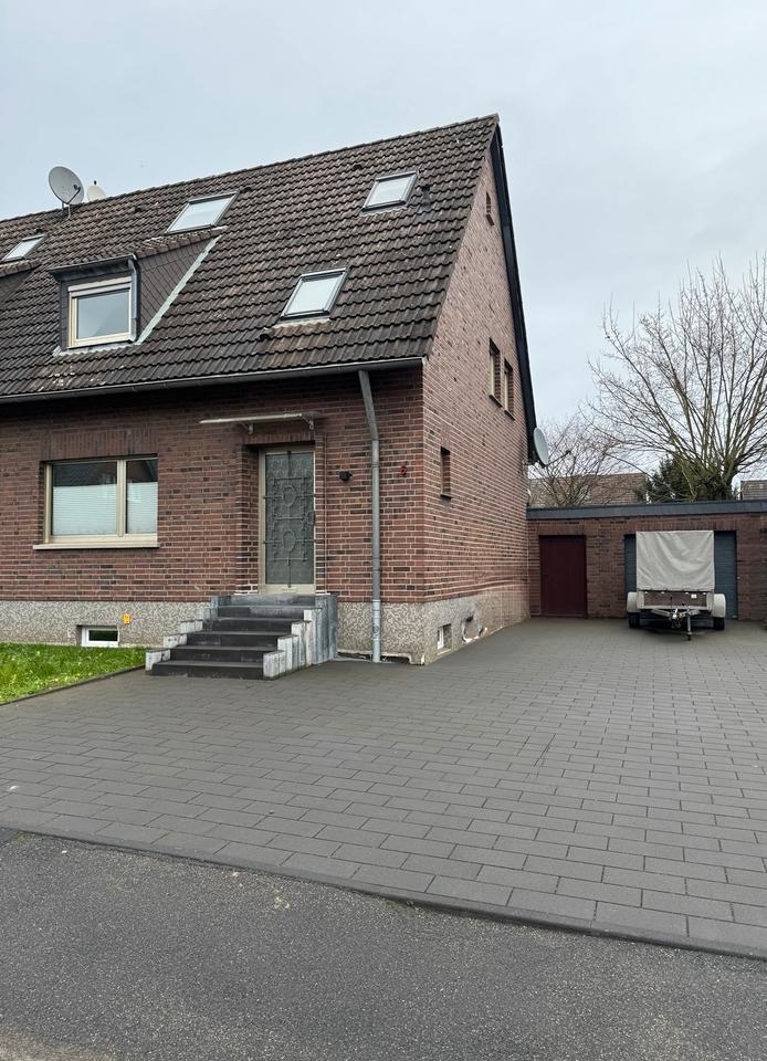 Thumbnail-Doppelhaushälfte in Frechen-Grefrath