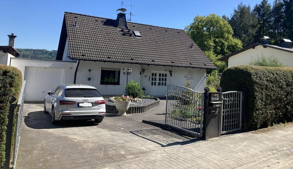 Thumbnail-Großzügiges Einfamilienhaus mit vielen Nutzungsmöglichkeiten