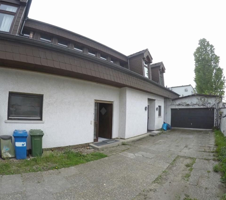 Thumbnail-Großräumige 3-Zimmer Wohnung im Zweifamilienhaus