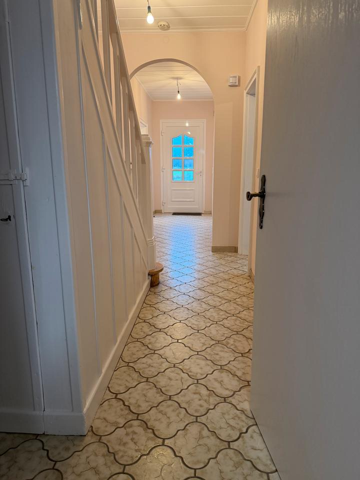 Thumbnail-Großes Mietshaus auf dem Land – 190 m², 6 Zimmer, 2 Etagen