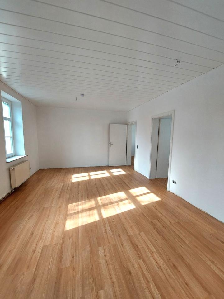 Thumbnail-Neu renovierte 3 Zimmer Wohnung 1.OG – 3 Fußminuten vom Bahnhof