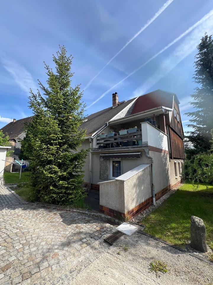 Thumbnail-Schöne 3-Raum-Wohnung mit Balkon, Einbauküche & Garagen in ruhiger Lage von Eibau