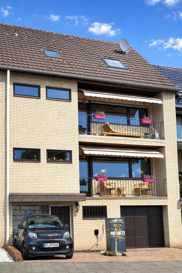 Thumbnail-Großzügiges Haus mit Ausblick und großem Garten in ruhiger Lage