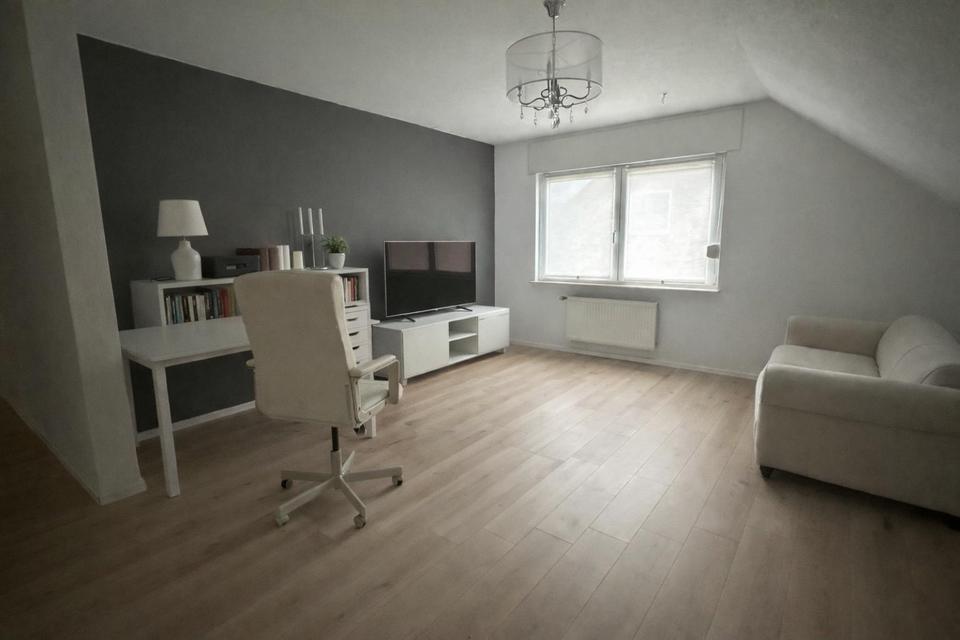 Thumbnail-Großzügige 2-Zimmerwohnung in einem Einfamilienhaus - Top Lage