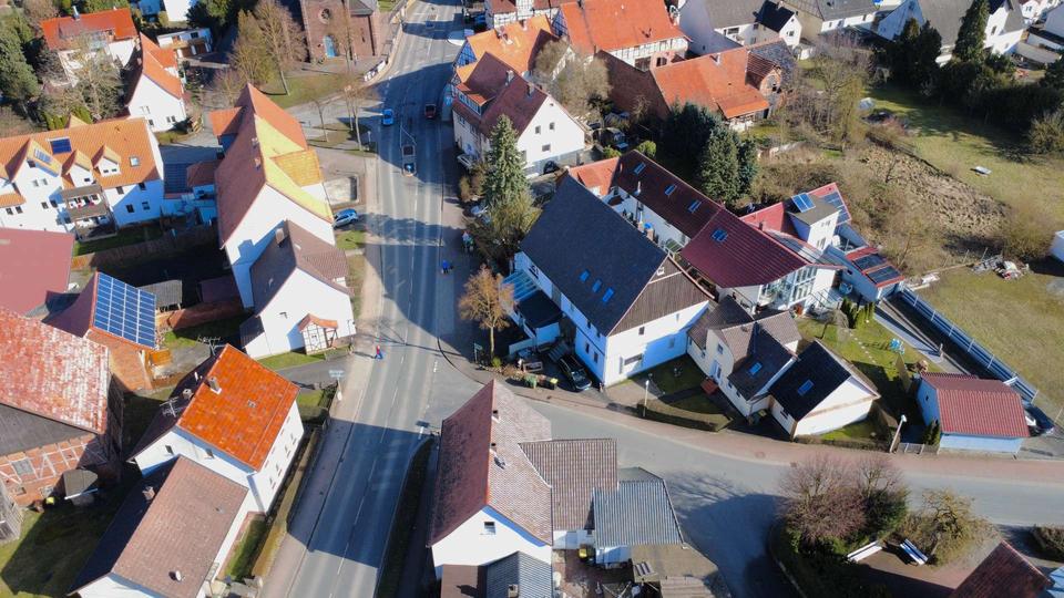 Thumbnail-Gemütliche Doppelhaushälfte mit 204 m² in Calden