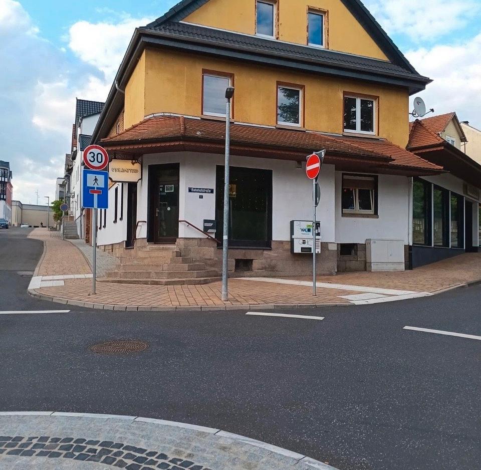 Thumbnail-Wohn- & Geschäftshaus in Bebra5 Einheiten,PV, Innenhof