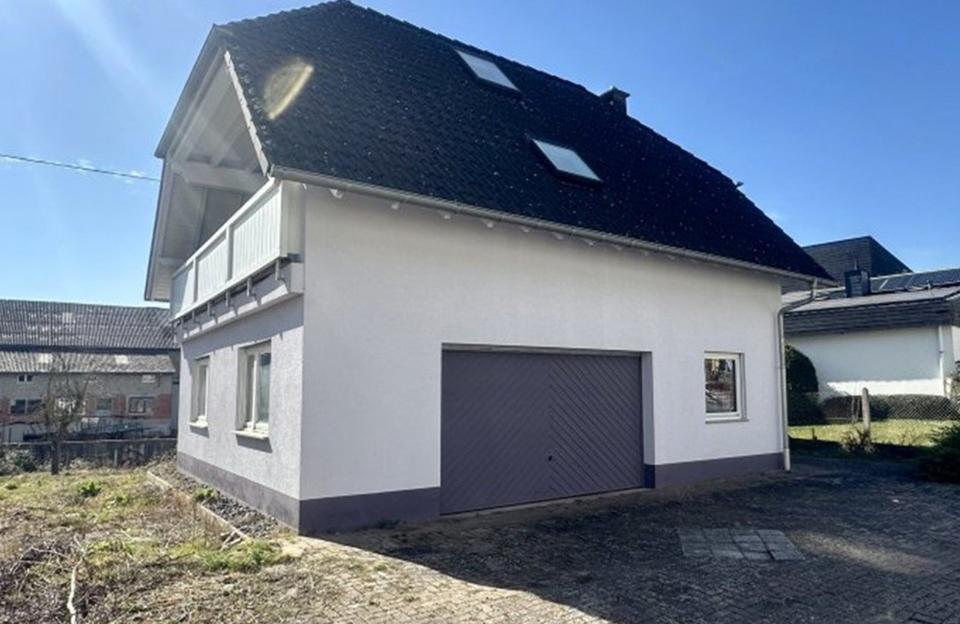 Thumbnail-Haus mit Garage und Wintergarten in Obertiefenbach zu verkaufen