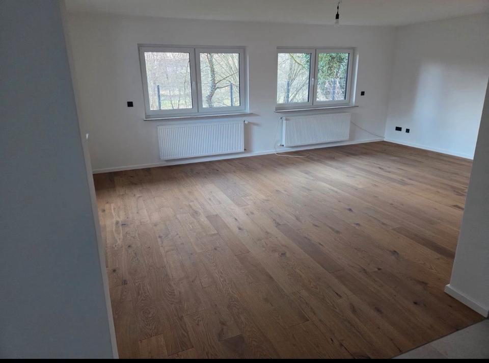 Thumbnail-Mietwohnung Drei Zimmer, Küche, Bad