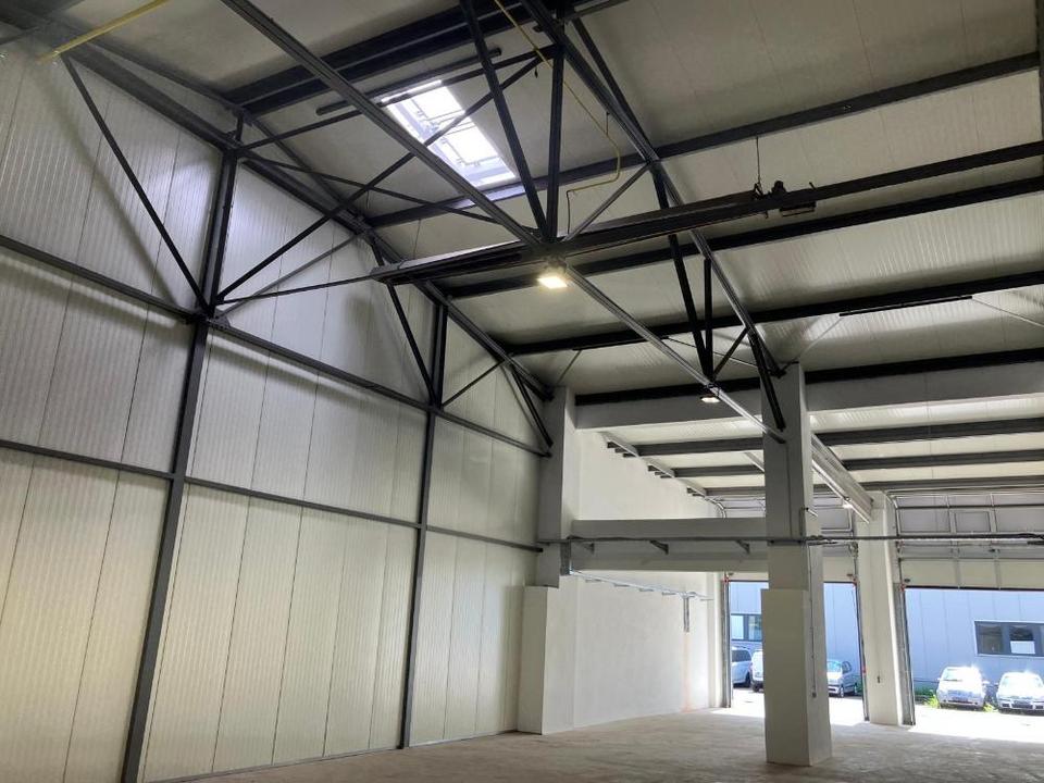 Thumbnail-Praktische Lagerhalle mit Sektionaltoren - Größe ca. 566 m²