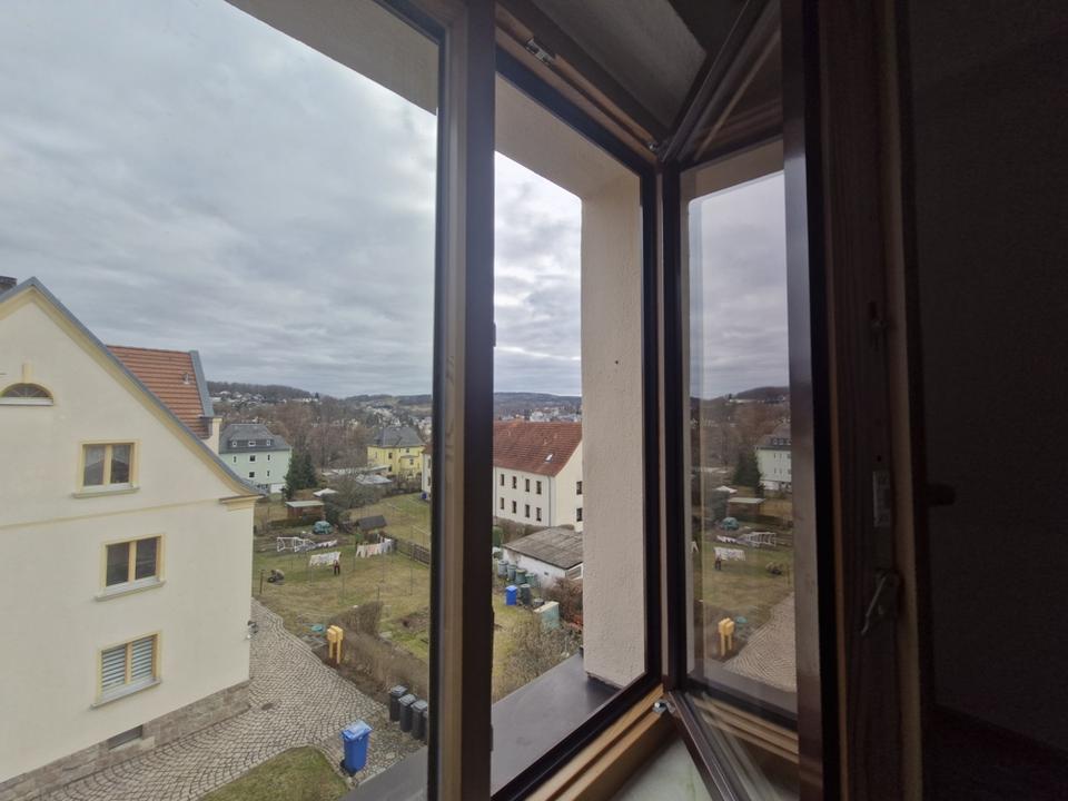 Thumbnail-Neu renovierte 2 Zimmer Dachgeschoss-Wohnung in Kirchberg zu vermieten!