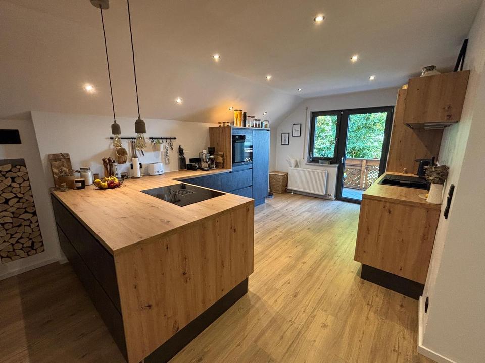 Thumbnail-Moderne Dachgeschoßwohnung, offener Wohn- Essbereich, 3 Balkone