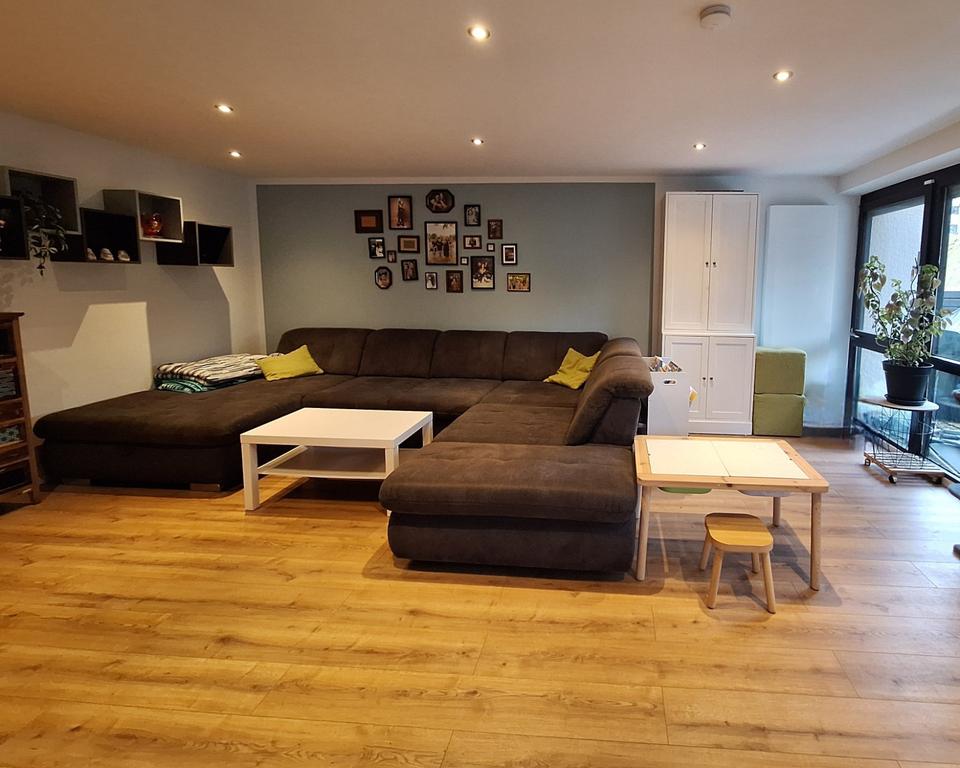 Thumbnail-Moderne, kernsanierte 4 Zimmer Erdgeschosswohnung mit Terrasse