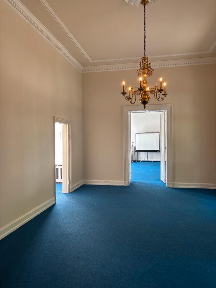 Thumbnail-Abgeschlossener Büroraum im Erdgeschoss an der Palmaille - flexibel, möbliert