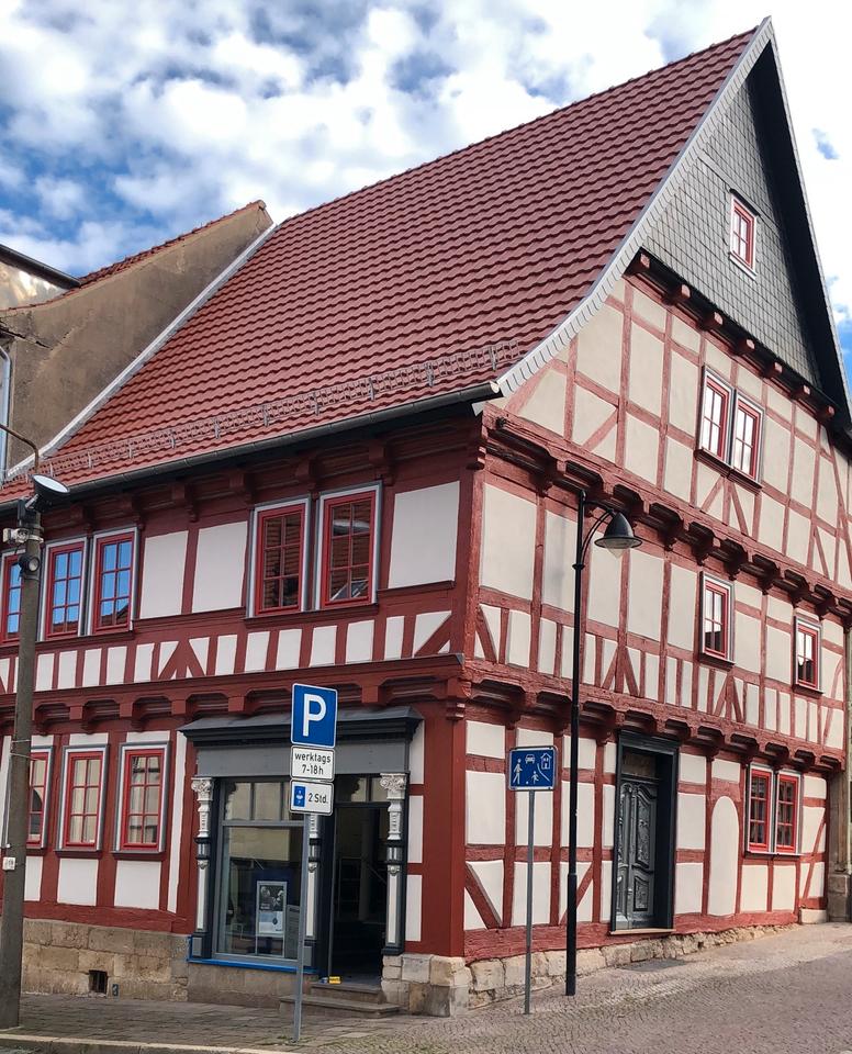 Thumbnail-Großzügige 3 Zimmerwohnung Zentrum von Bleicherode PKW-Stellplatz