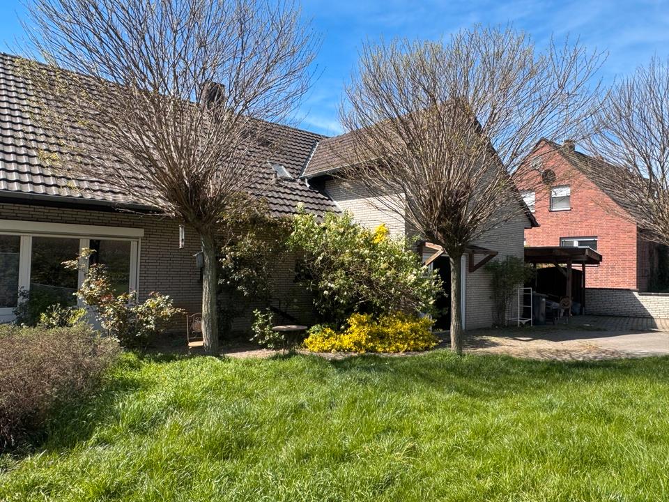 Thumbnail-Mehrgenerationen- Zweifamilien- Einfamilienhaus Anliegerstr.