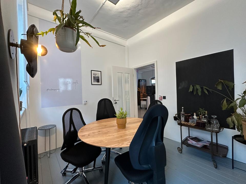 Thumbnail-Ottensen-Schreibtischplätze: flexibel, zentral, inkl. WLAN & Kaffee