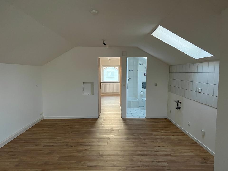 Thumbnail-Helle 2-Zimmer-Dachgeschosswohnung für Singles in Achstetten