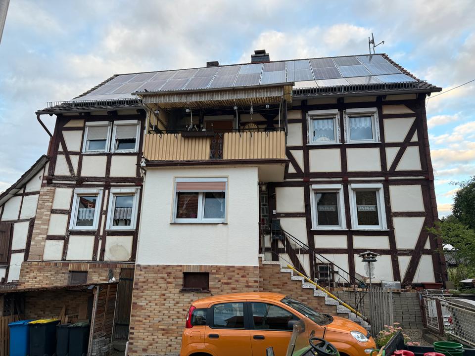Thumbnail-Haus Zweifamilienhaus mit Photovoltaikanlage und guter Rendite