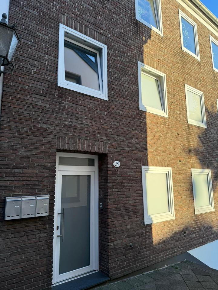 Thumbnail-3-Zimmer-Wohnung mit Balkon, Kamin und Einbauküche in zentraler Lage von Mönchengladbach