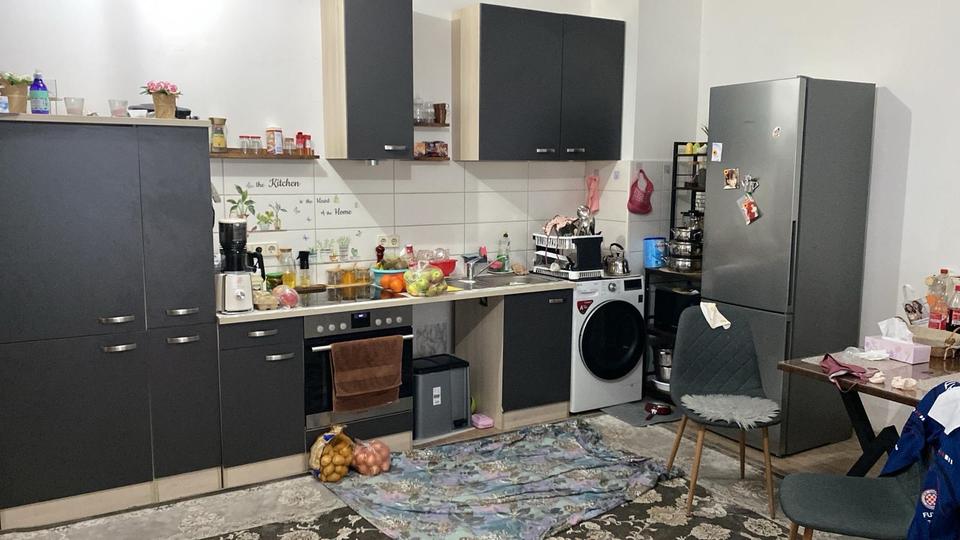 Thumbnail-4-Zimmerwohnung Hochparterre zu vermieten