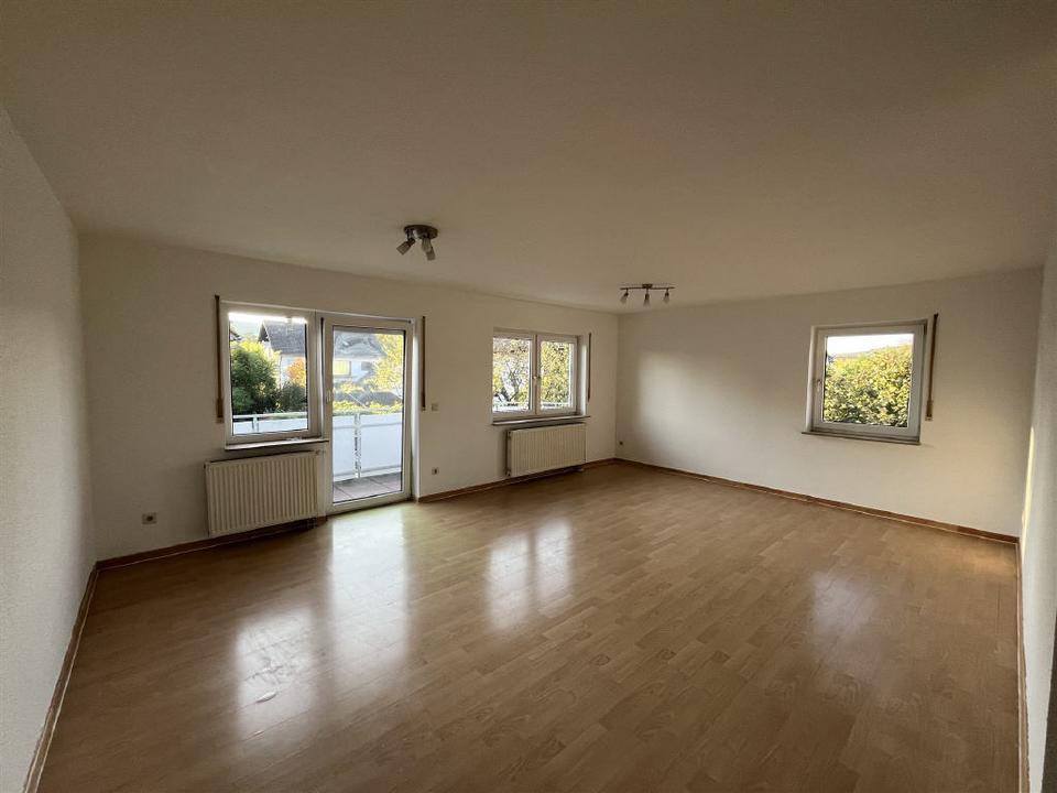 Thumbnail-helle 4-Zimmer-Wohnung mit viel Platz und Balkon in ruhiger Wohnlage von Werbach