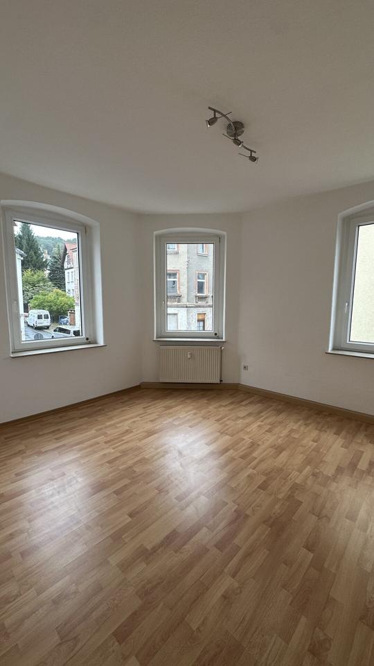 Thumbnail-Helle, geräumige 2-Raum-Wohnung mit Einbauküche in Hohenstein Ernstthal!