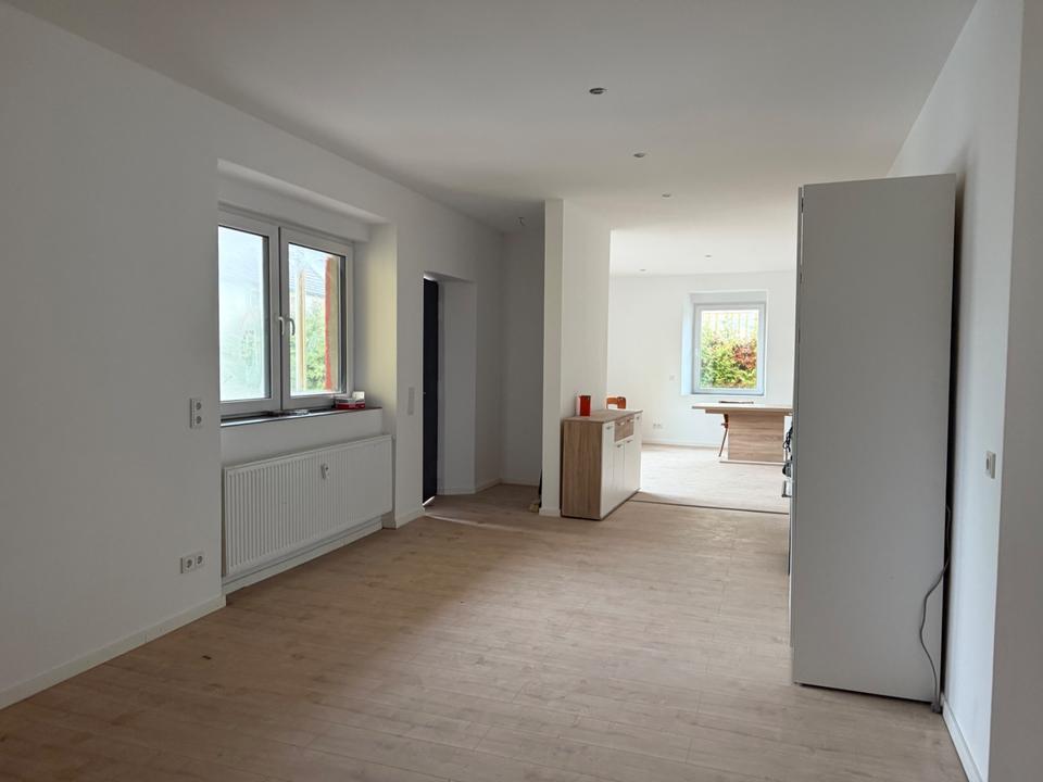 Thumbnail-Kernsanierte 3 ZKB Erdgerschosswohnung mit neuer Küche