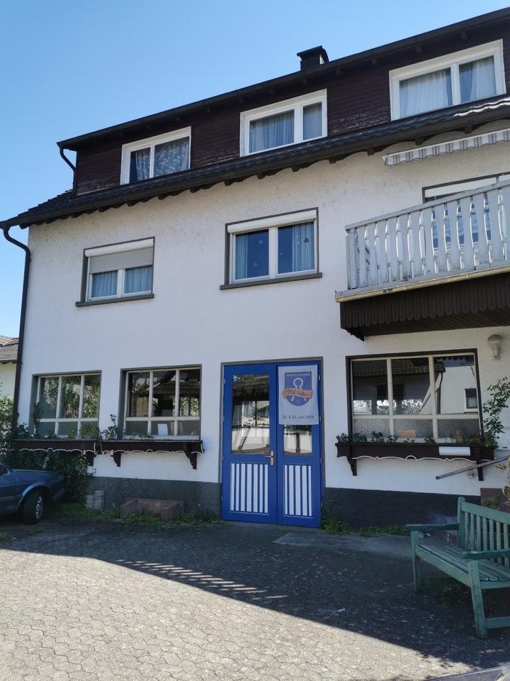 Thumbnail-Haus mit Schreinerwerkstatt