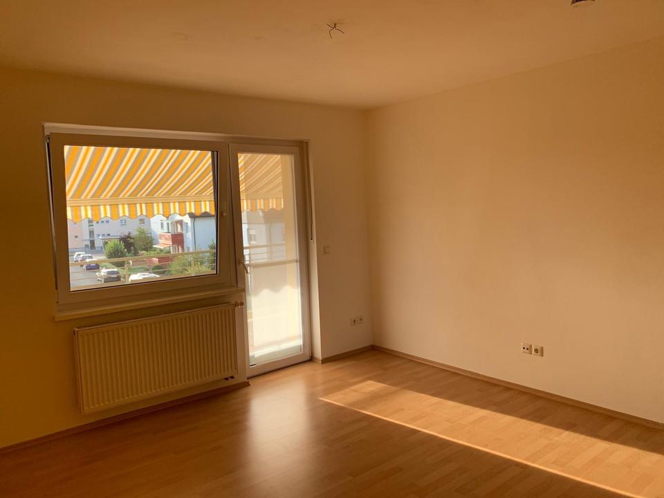 Thumbnail-helle 3 Zimmer Wohnung mit Balkon & Carport Bad Neustadt