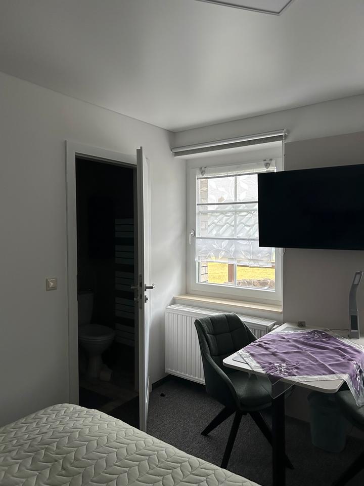 Thumbnail-Möbliertes Zimmer Hotelcharakter separater Eingang