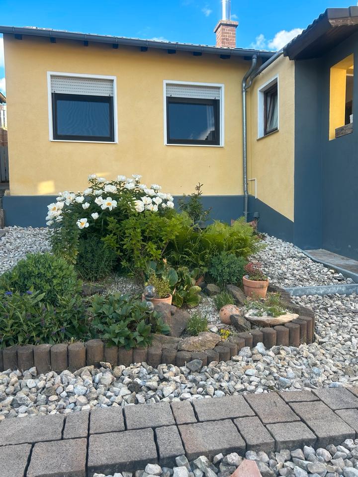 Thumbnail-Bungalow 105qm mit Doppelgarage in Ronneburg Hessen zu verkaufen