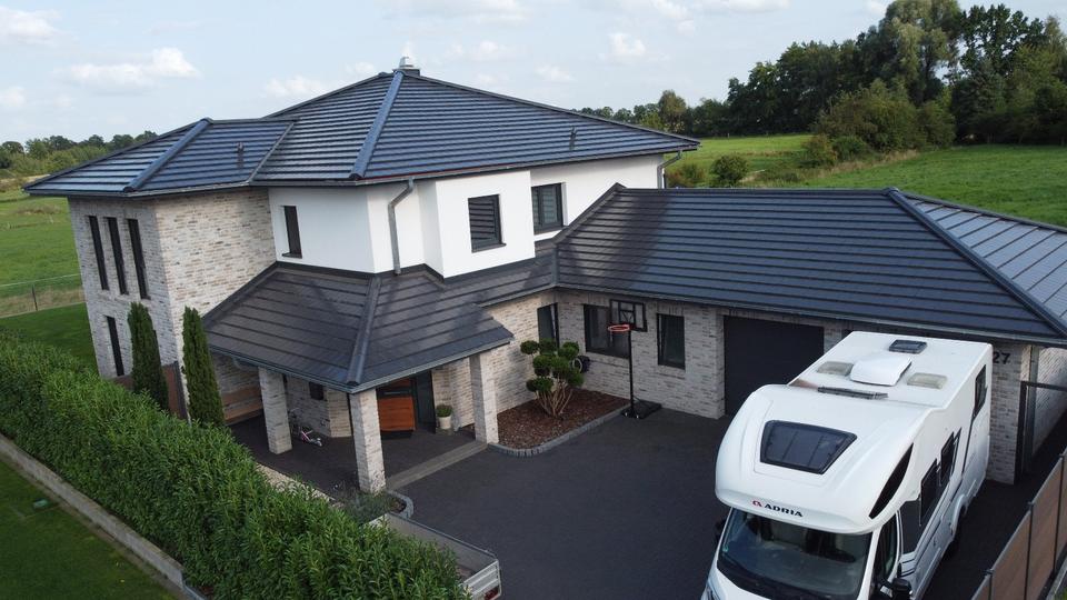 Thumbnail-Traumhaus in Alleinlage: 308 m² Wohnkomfort, Wellness & Feldblick