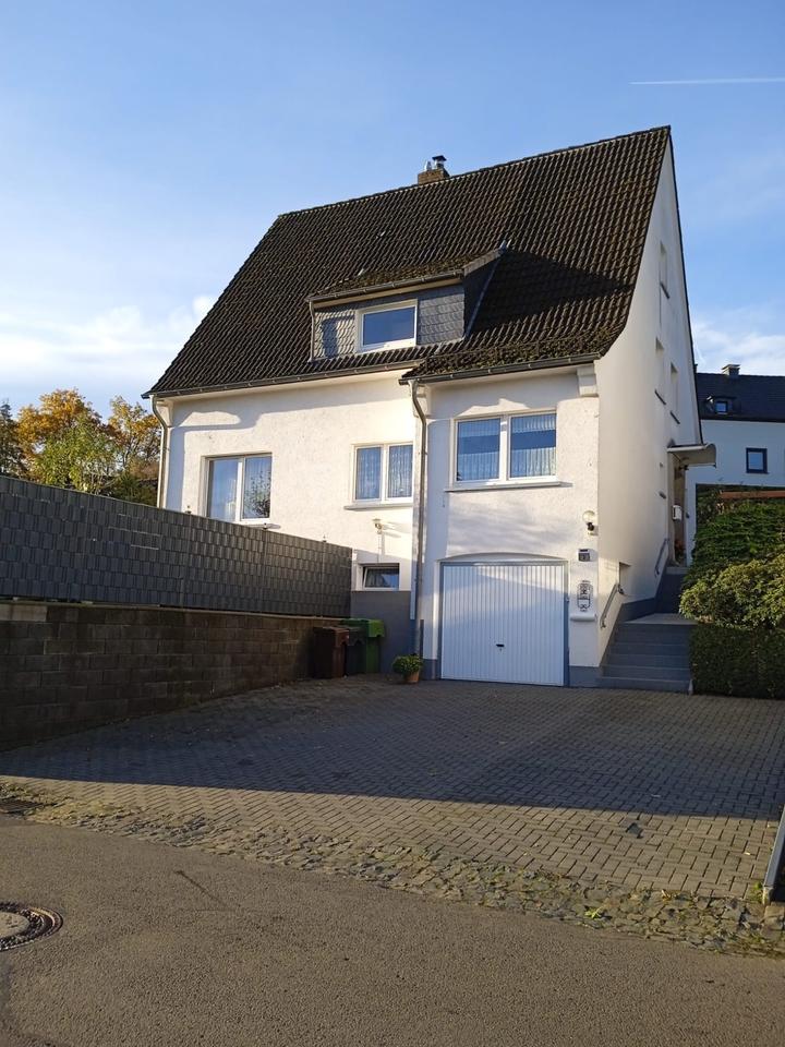 Thumbnail-EinZweifamilienhaus