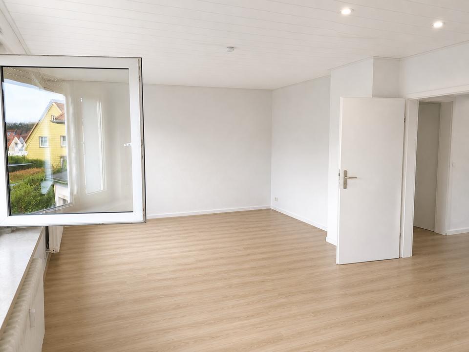 Thumbnail-Frisch renovierte 3-Zimmer Wohnung (75qm) am Basberg