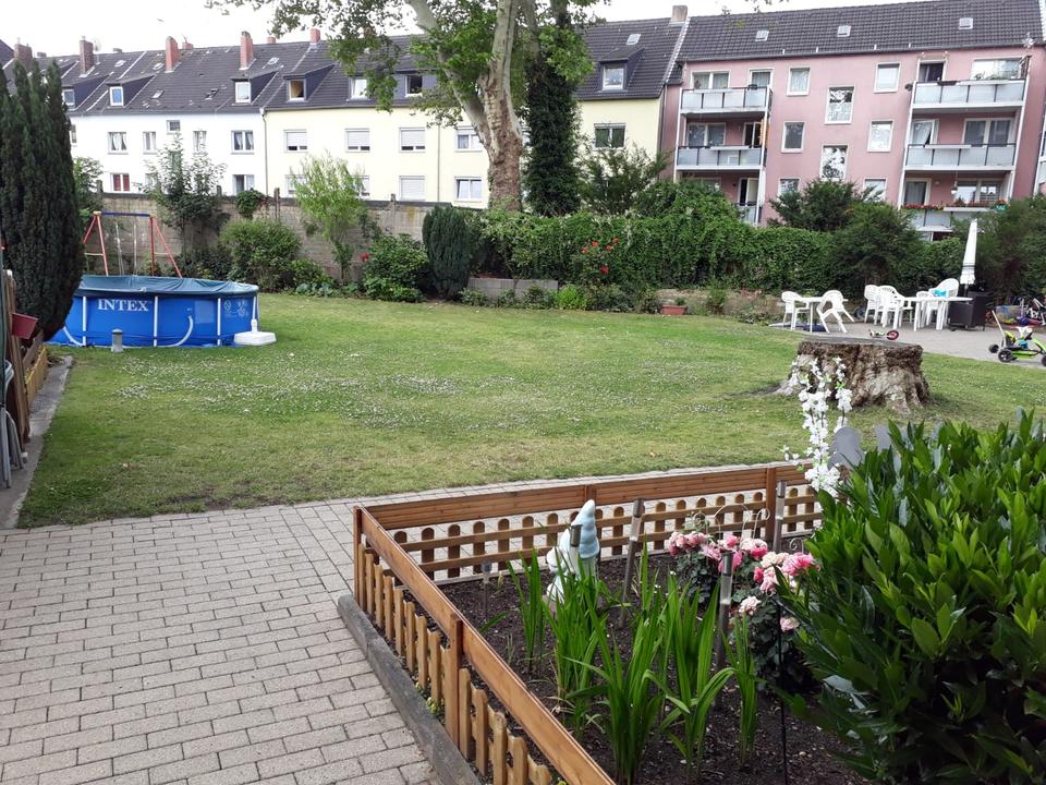 Thumbnail-große unrenovierte Wohnung im EG mit Gartennutzung im gepfle. MFH