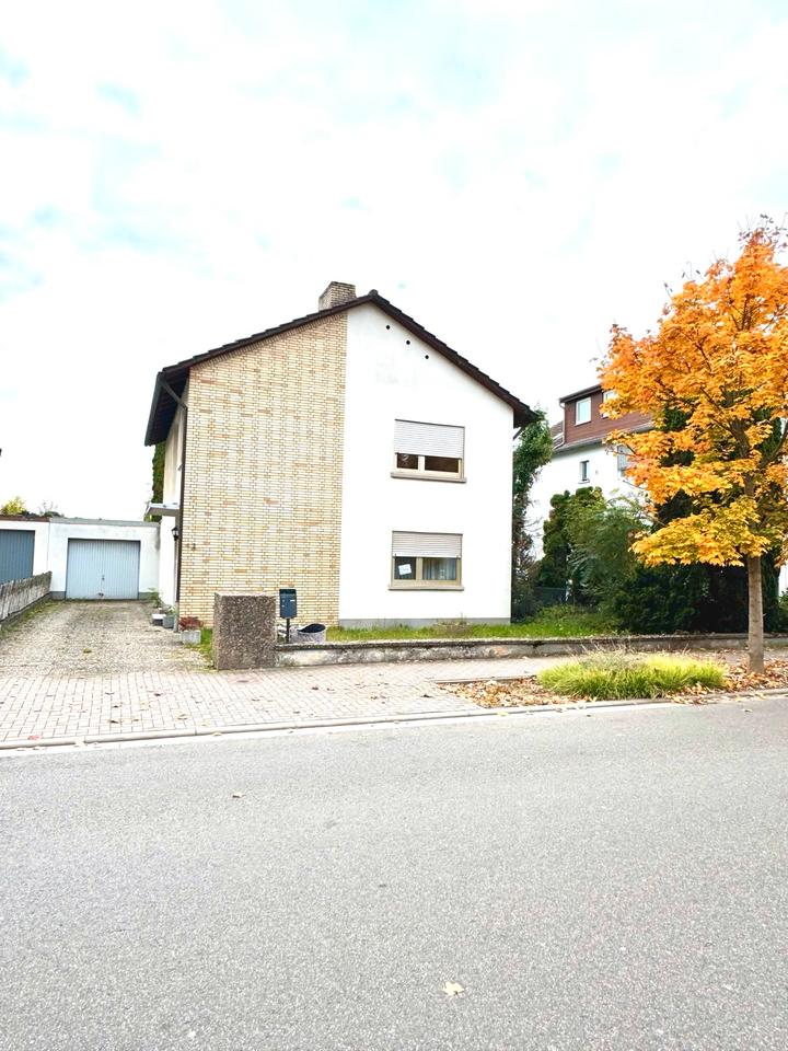 Thumbnail-Zentral gelegenes Einfamilienhaus von Privat