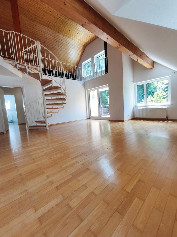 Thumbnail-Großzügige Galeriewohnung – 2 TG-Stellplätze – Provisionsfrei
