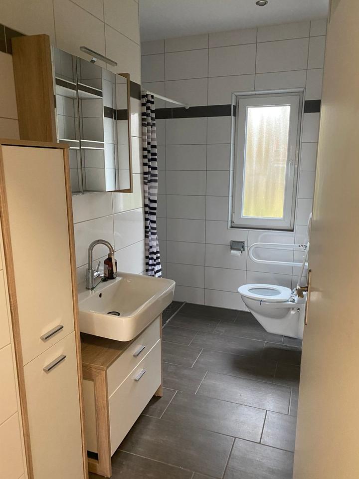 Thumbnail-schöne ruhige 2 ZKB EG-Wohnung mit neuer EBK zu vermieten