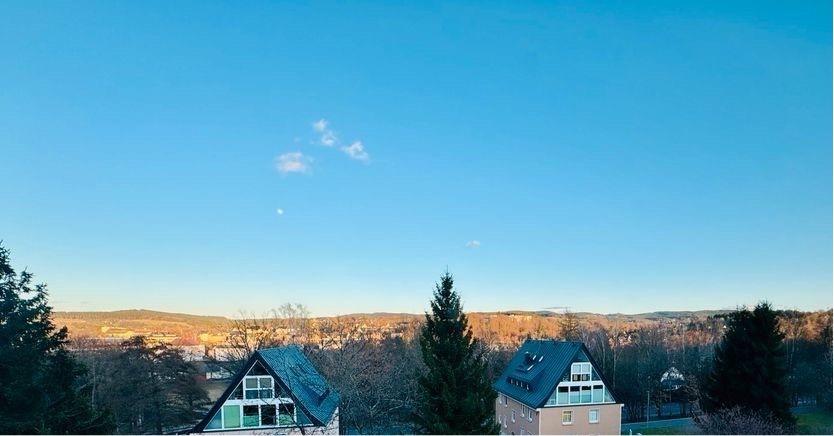 Thumbnail-ca. 100 qm DG Wohnung Miete Rodewisch Gendarmerie Siedlung SKH