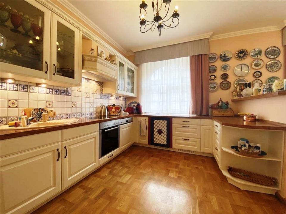 Thumbnail-Eigennutzung oder Kapitalanlage – 4-Zimmer-Altbauwohnung