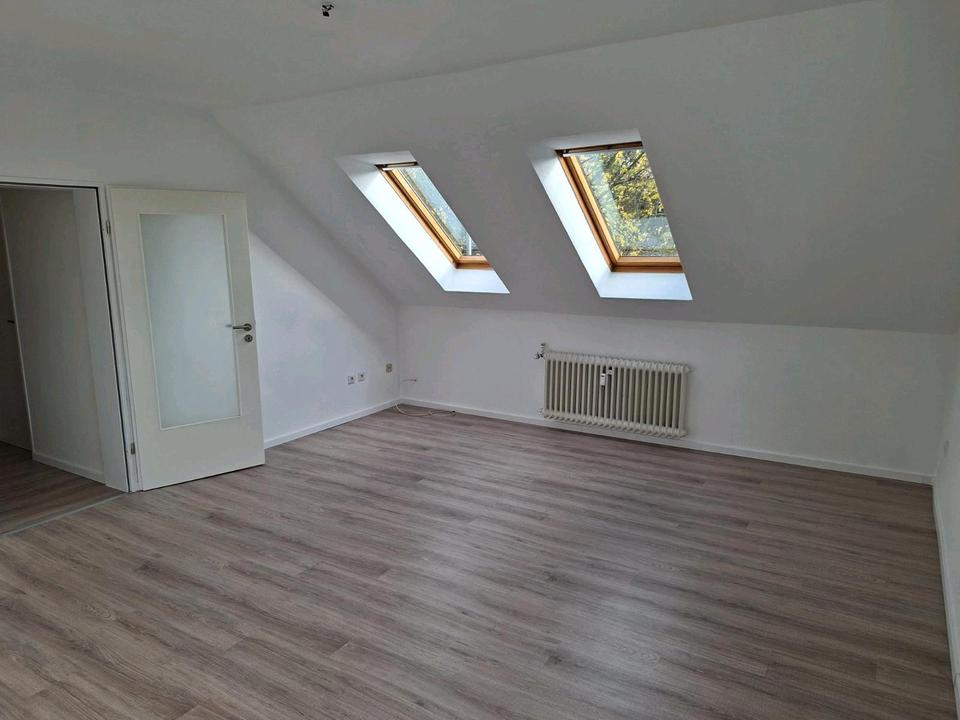 Thumbnail-3- Zimmer-Dachgeschoss-Wohnung in Ehlershausen