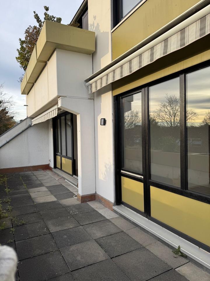 Thumbnail-Wunderschöne, neu renovierte 3-Zimmer-Wohnung - 82qm im 1. OG