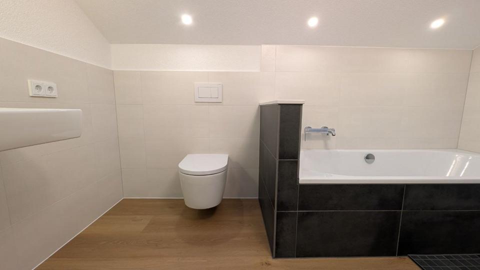 Thumbnail-Erstbezug! Energetisch modernisiertes RMH, EBK, FBH, Terasse, etc