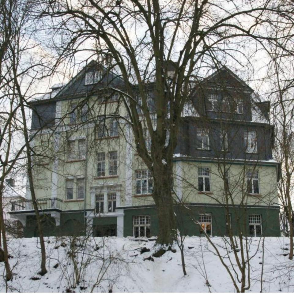 Thumbnail-Schöne 92² Altbau-Wohnung mit Balkon im Biegeneck