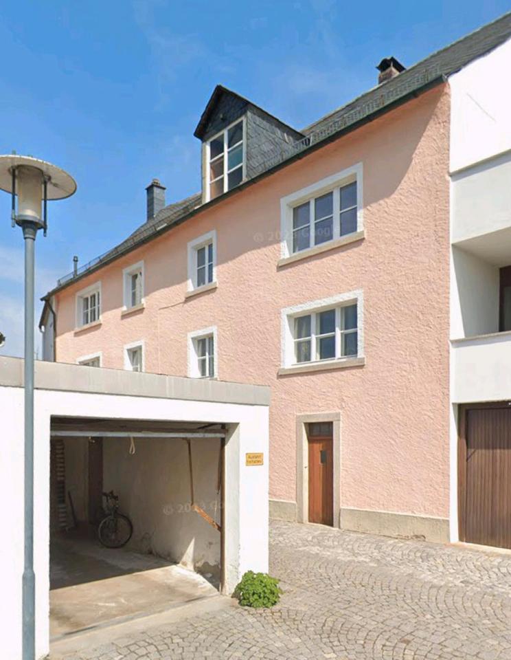 Thumbnail-Großes Ein- Zweifamilienhaus im Stadtkern von Bad Weißenstadt
