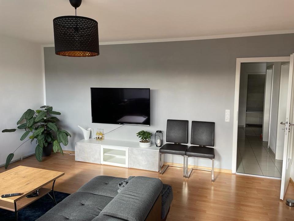 Thumbnail-Renovierte 3 Zimmer Wohnung mit Balkon in Augsburg Wolframsvierte