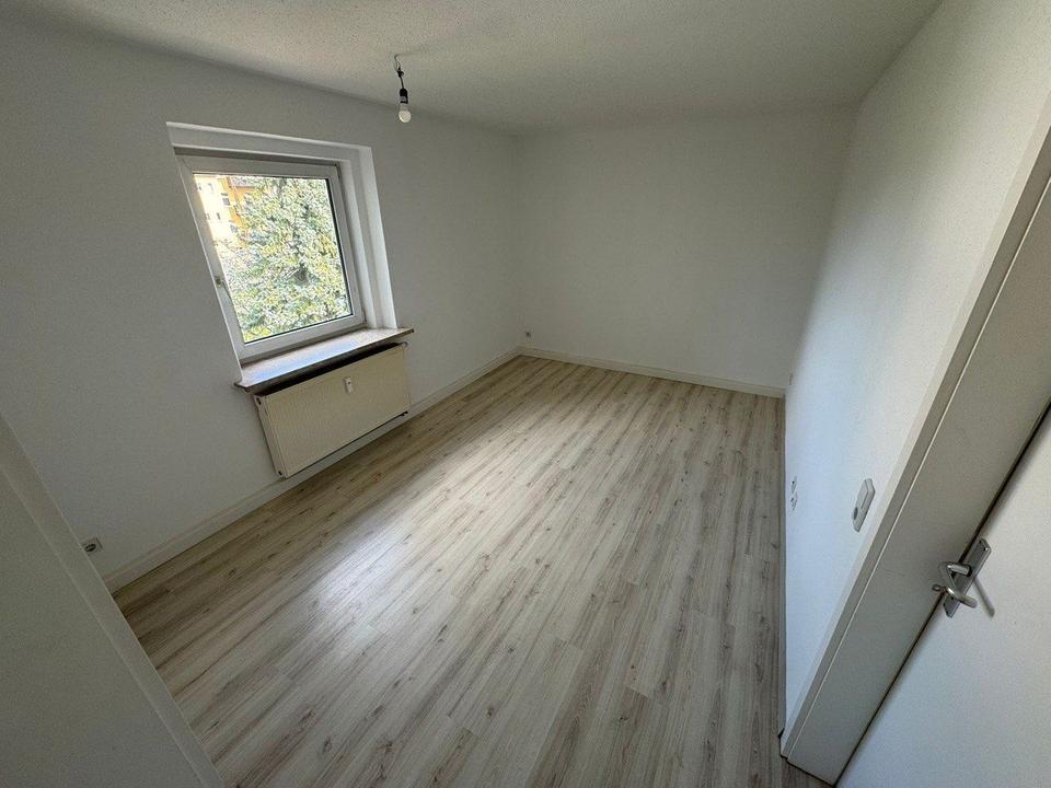 Thumbnail-***2 Monate Kaltmietfrei*** Helle 2-Zimmer-Wohnung im 2. Obergeschoss in Glauchau