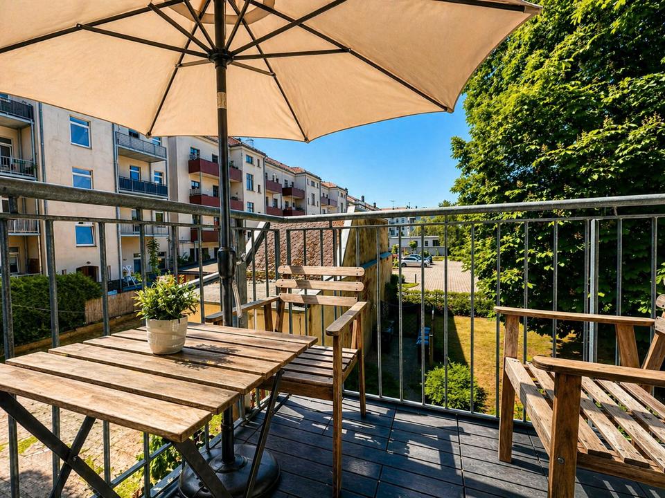 Thumbnail-möblierte 58 qm lichtdurchflutete Wohnung, große Küche,Westbalkon