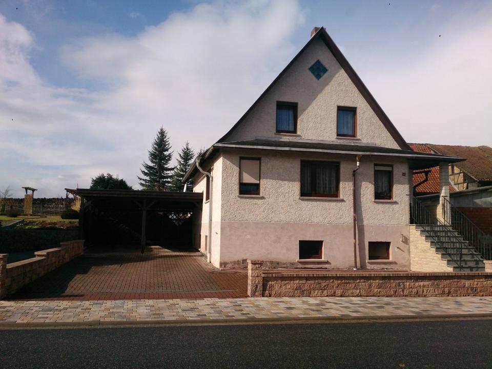 Thumbnail-gepflegtes Einfamilienhaus mit Garage und Garten